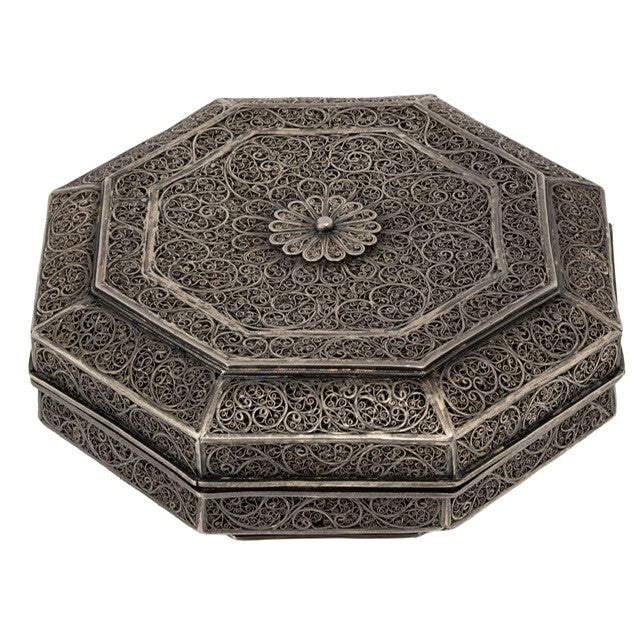 17th century silver parcel gilt filigree Batavian box of octagonal form