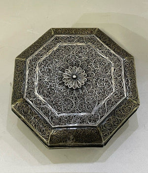17th century silver parcel gilt filigree Batavian box of octagonal form