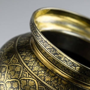 Antique Thai  Silver Gilt and Niello Betel Leaf Holder, Thailand Siam  -  Mid 19th Century
