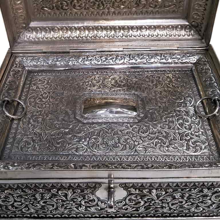 Pandan Box Huge Antique Indian Silver Pandan Box, Complete With Original Fittings ...